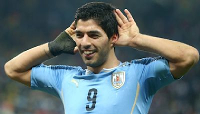 El homenaje de la federación uruguaya a Luis Suárez: Una increíble colección de goles - MarcaTV