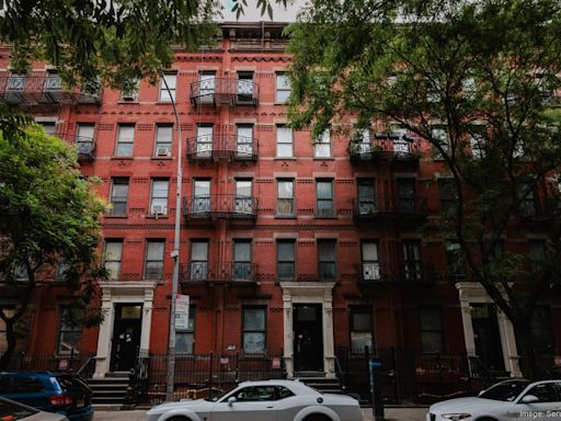 Steve Croman sells troubled Hell's Kitchen apartment complex to nonprofit with development plans - New York Business Journal