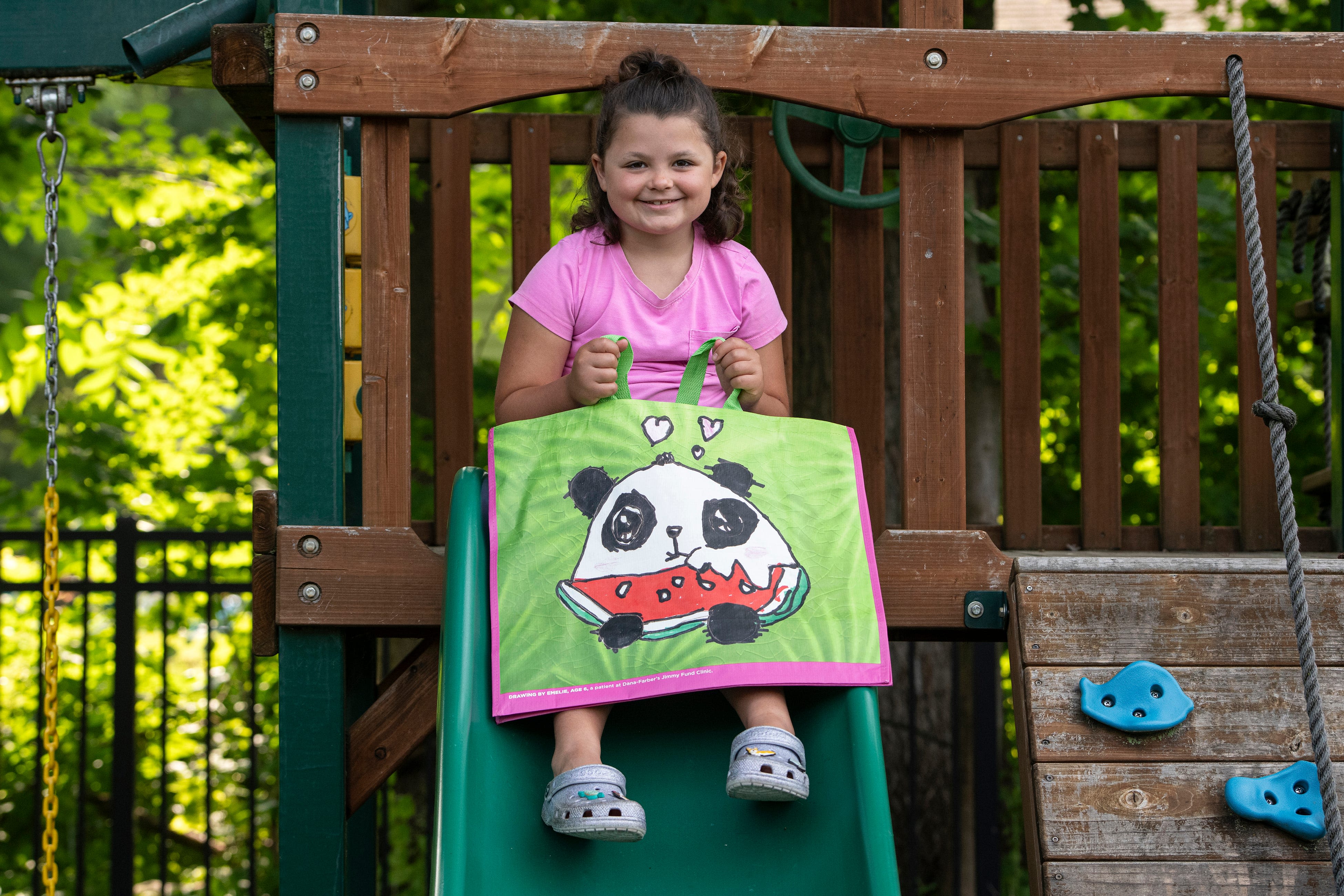 Natick girl, 7, creates designs on reusable shopping bags for Jimmy Fund fundraiser