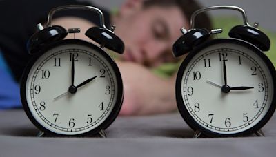 Las duras consecuencias de dormir poco y los mitos de la siesta - La Tercera