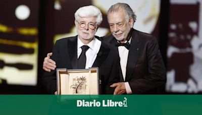 George Lucas recibe la Palma de Oro de Honor de Cannes de manos de su amigo Coppola