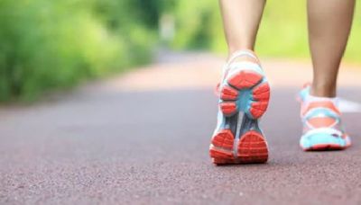 6 reasons why walking backwards might be better than your usual jog