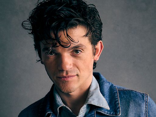 ‘My Lady Jane’ Star Edward Bluemel Joins Netflix Agatha Christie Series ‘The Seven Dials Mystery’ (EXCLUSIVE)