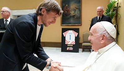 El papa Francisco recibió a la selección de Croacia antes de la Eurocopa: el encuentro con Modric y el mensaje al plantel