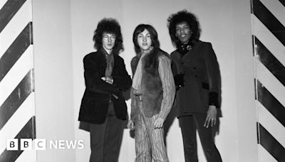 Jimi Hendrix autograph to be auctioned in Messingham