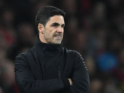 Arsenal squad got 'locked in dressing room' by Mikel Arteta for private talks