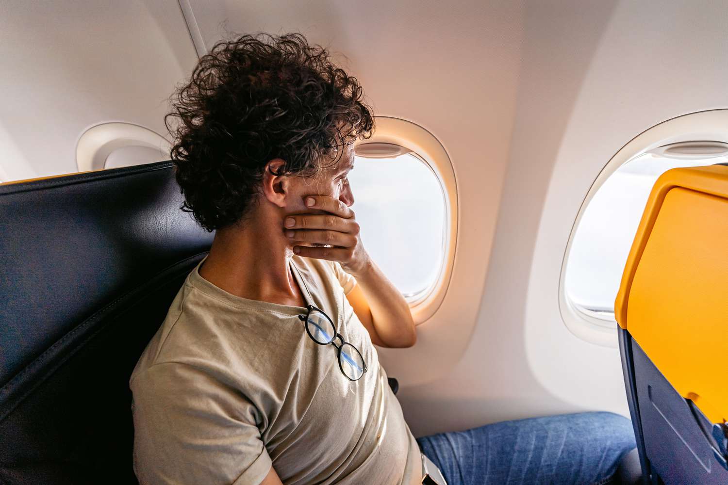 What Does 'Raw-Dogging' a Flight Mean? All About the Viral Travel Trend