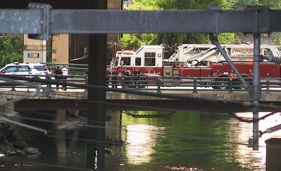 Police: Man jumped into Providence River to avoid arrest