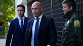 Juez español confirma que Rubiales irá a juicio tras besar a jugadora en final del Mundial