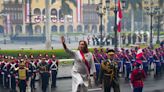 En día nacional, presidenta de Perú brinda informe ante un Congreso semivacío y protestas en calles