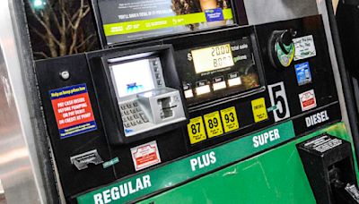 Fort Wayne gasoline prices fall 26 cents a gallon in last week
