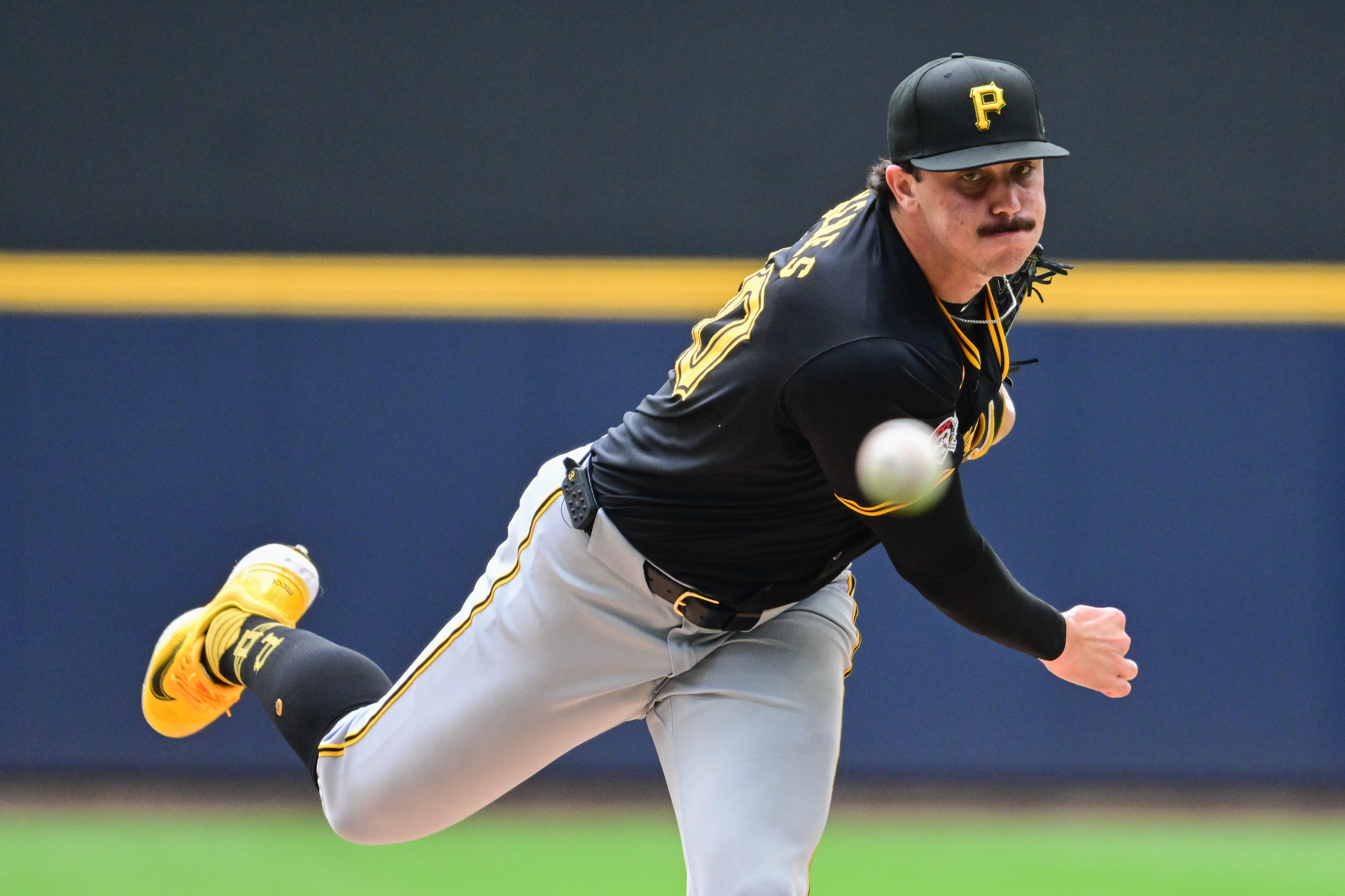 Brewers break up no-hitter but fall to Pirates, 1-0