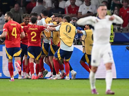 歐國盃》奧亞爾薩巴爾終場前4分鐘進致勝球 西班牙2比1力克英格蘭第四度封王