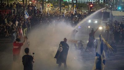 En una marcha que terminó con incidentes, reclamaron en Israel la libertad de los rehenes