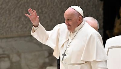 Papa Francisco pide a niños ser “artesanos de paz” y “no perder tiempo en redes sociales”