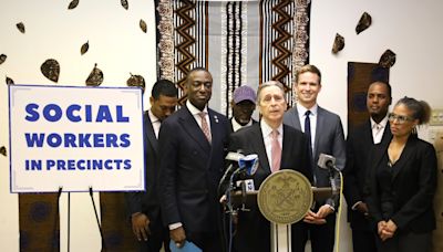 NYC pols seek social workers in all NYPD precincts