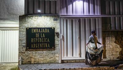 Los opositores a Maduro asilados por Argentina se apoyan en el Gobierno para resistir contra el fraude electoral
