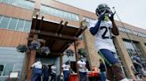 Seahawks re-signing CB Artie Burns to one-year deal