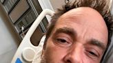 El actor de 'Sobrenatural' Mark Sheppard, de 59 años, al borde de la muerte tras sufrir seis infartos masivos