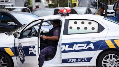 Un móvil policial que seguía a una moto chocó contra un auto en barrio Ituzaingó