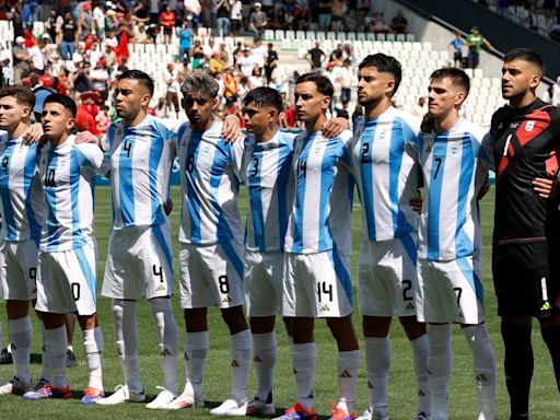 Los silbidos al himno argentino en Francia antes del debut de la Sub 23 de Mascherano en los Juegos Olímpicos