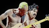 Los Red Hot Chili Peppers más auténticos revientan La Cartuja de Sevilla