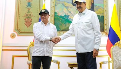 Gustavo Petro sugiere que Venezuela use el acuerdo colombiano para un pacto nacional y pide levantar el bloqueo económico tras firmarlo