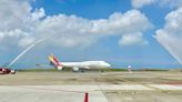 Asiana bids farewell to its last passenger 747-400