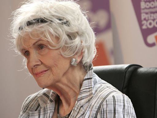 Alice Munro's daughter alleges she was abused by stepfather and her mom stayed with him