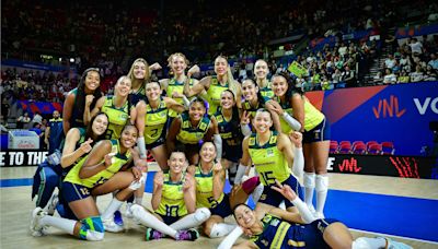 Seleção feminina de vôlei arrasa Turquia e conquista feito inédito na Liga das Nações