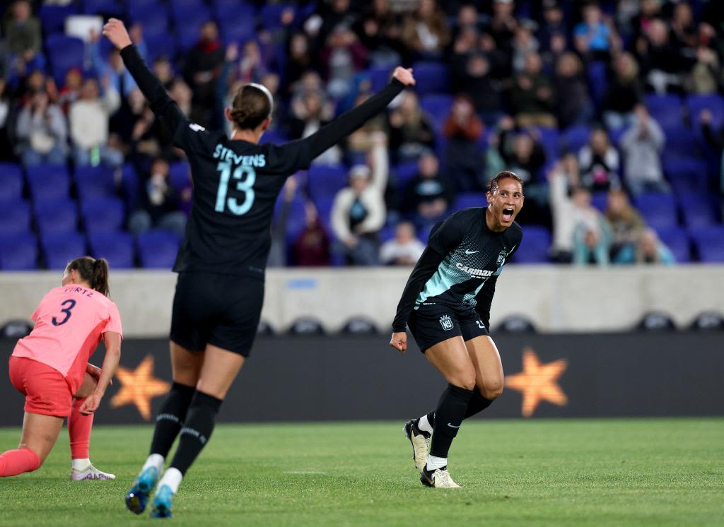 Lynn Williams scores goal as Gotham FC hold off North Carolina Courage