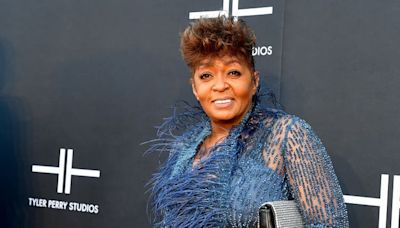Fans wish Anita Baker well after last-minute show cancellation