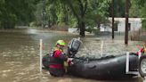 Este video muestra las inundaciones en los límites del condado Montgomery y Harris