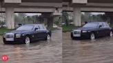 Watch: Rolls-Royce Ghost breaks down in waterlogged Delhi road, Internet users suggest use 'Alto' - The Economic Times