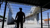 Dictan prisión preventiva para dos mujeres vinculadas a robo que originó fatal persecución en La Cisterna - La Tercera