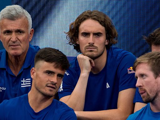 Stefanos Tsitsipas announces split from his own dad as coach