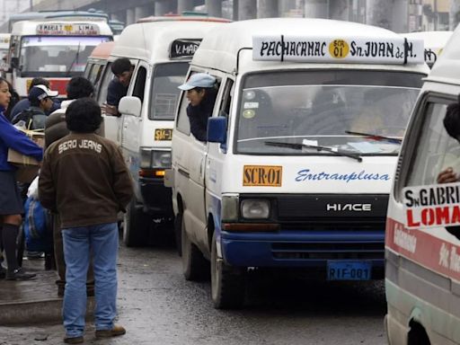 Obras y desvíos paralizan el tránsito en Lima: responsables justifican retrasos por tuberías de 60 años