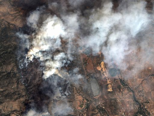 Wildfire doubles in Colorado's Rocky Mountains as evacuations continue