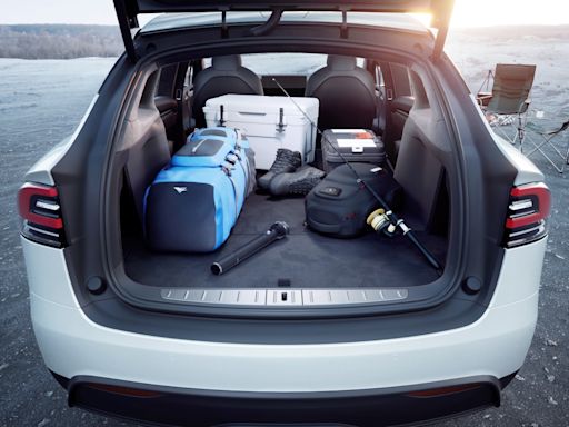 Tesla 推軟體更新 新增多項行車、導航與行李廂自動開啟功能