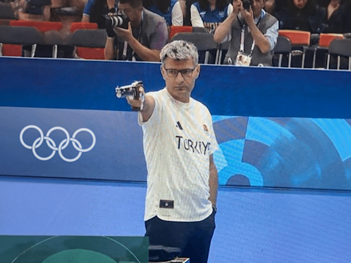 2024 Olympics: No special eyewear, hand casually in pocket, silver medal ... Yusuf Dikeç becomes surprise star in Paris