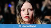 El escándalo que persigue a Mia Goth, que acabó a patadas con un extra