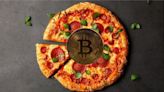 BTC Hovers Over $70,000 on ‘Bitcoin Pizza Day’, Altcoins Trade Sideways