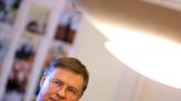 Dombrovskis: “Vigilaremos la situación para que el déficit de España no supere 3% este año”