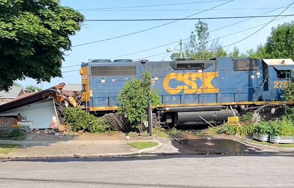 CSX train derails in upstate NY, crashes into home. See video of the aftermath