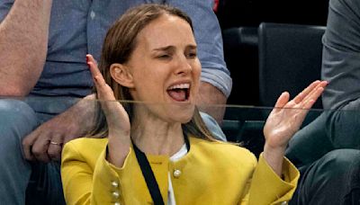 En mini-jupe et baskets, Natalie Portman fait sensation dans le public des Jeux Olympiques