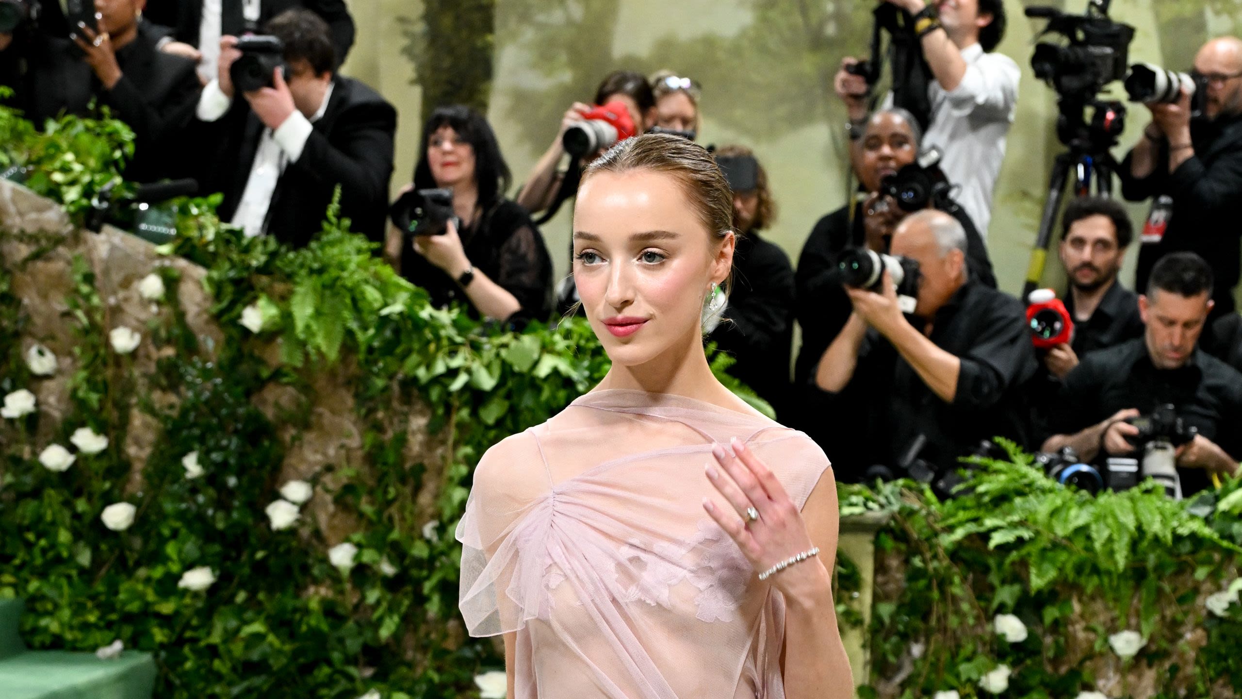 Bridgerton's Phoebe Dynevor Quietly Debuted Her Engagement Ring at the Met Gala