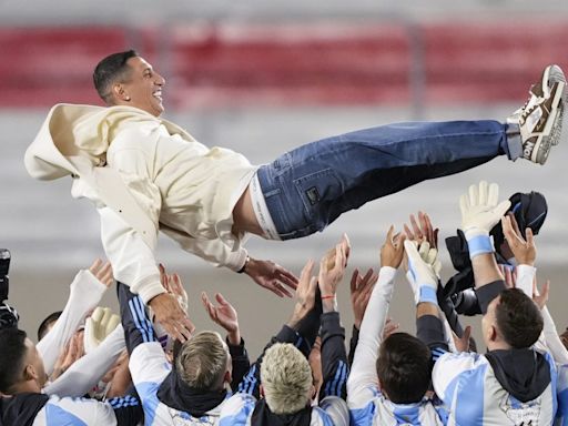 Ángel Di María recibe un inolvidable homenaje tras su retiro de Argentina - El Diario NY