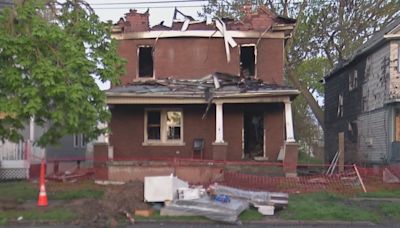 Watch: House explosion in Niagara Falls damages 3 houses, none injured