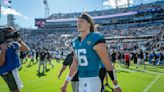 Jaguars QB Trevor Lawrence to start vs. Saints after knee injury