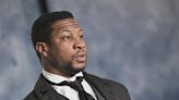 Jonathan Majors sí irá a juicio por acusaciones de violencia doméstica